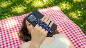 Flower Phone Grip Strap - Flower & Hearts 11947986354439973373